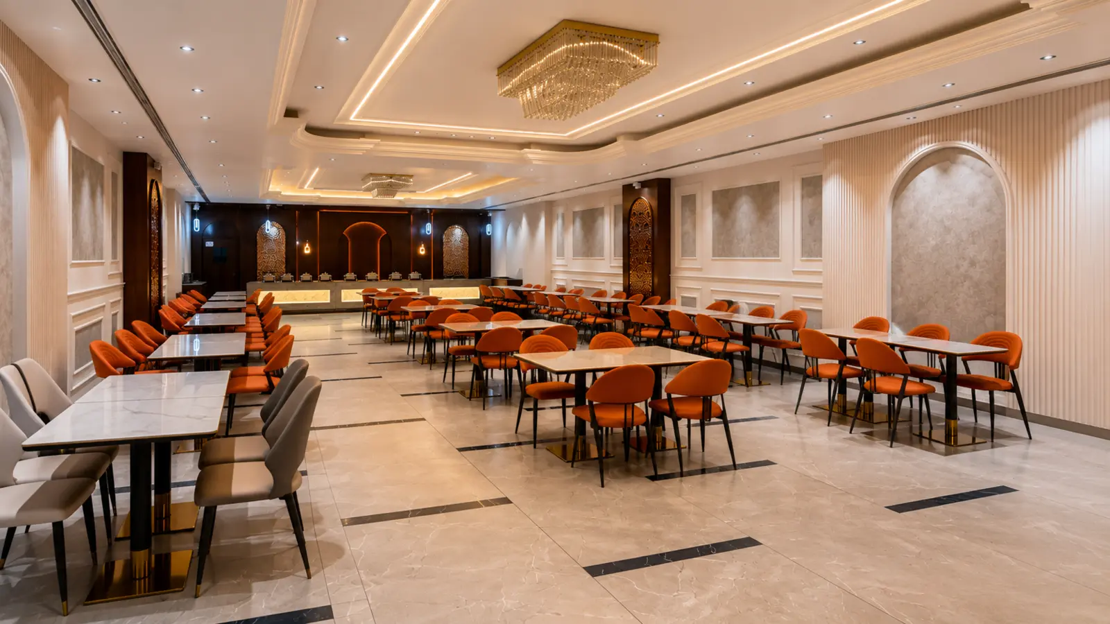 Hotel Mirage Inn restaurant wide view
