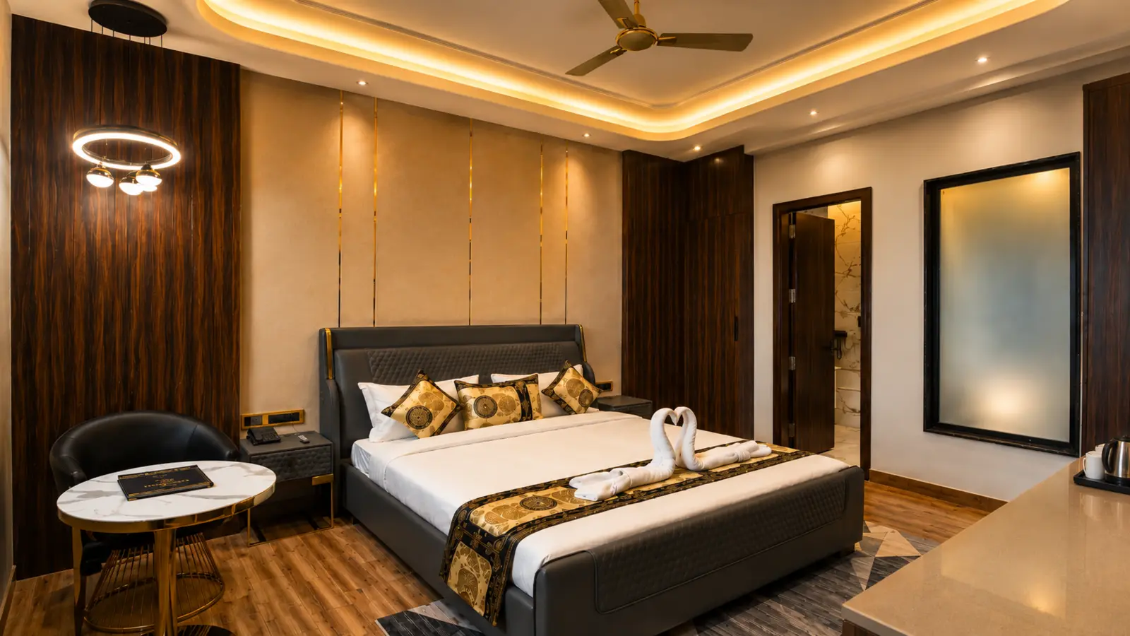Premium King Room at Hotel Mirage Inn